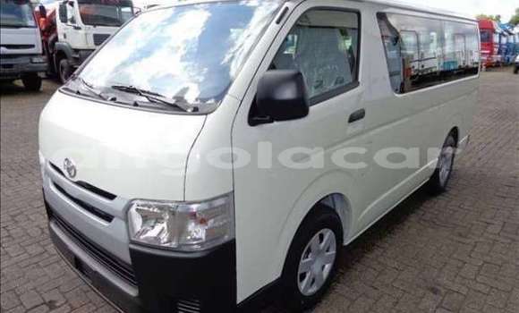 Buy Used Toyota Hiace White Car in Luanda in Luanda Province Buy Used Toyota Hiace White Car in Luanda in Luanda Province