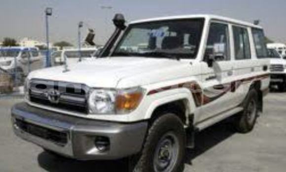 Comprar Novo Toyota Land Cruiser Branco Carro em Luanda em Luanda Province Comprar Novo Toyota Land Cruiser Branco Carro em Luanda em Luanda Province
