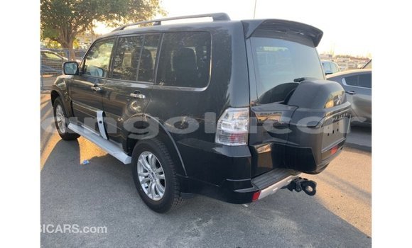 Comprar Importar Mitsubishi Pajero Preto Carro em Import - Dubai em Bengo Province Comprar Importar Mitsubishi Pajero Preto Carro em Import - Dubai em Bengo Province