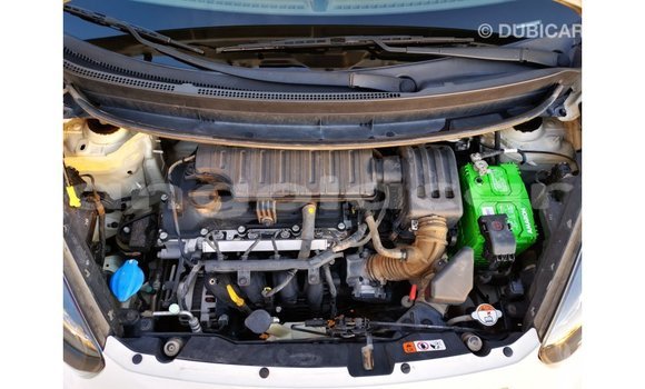 Acheter Import Voiture Kia Picanto Blanc à Import - Dubai, Province de Bengo Acheter Import Voiture Kia Picanto Blanc à Import - Dubai, Province de Bengo