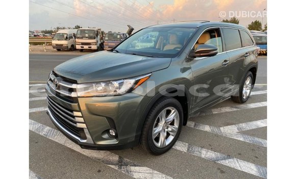 Comprar Importar Toyota Highlander Verde Carro em Import - Dubai em Bengo Province Comprar Importar Toyota Highlander Verde Carro em Import - Dubai em Bengo Province