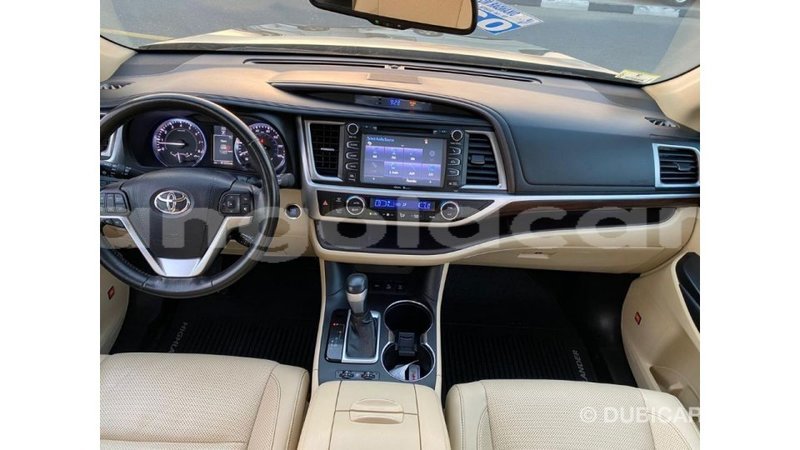 Big with watermark toyota highlander bengo province import dubai 5660