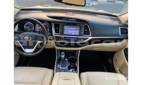 Comprar Importar Toyota Highlander Verde Carro em Import - Dubai em Bengo Province Comprar Importar Toyota Highlander Verde Carro em Import - Dubai em Bengo Province