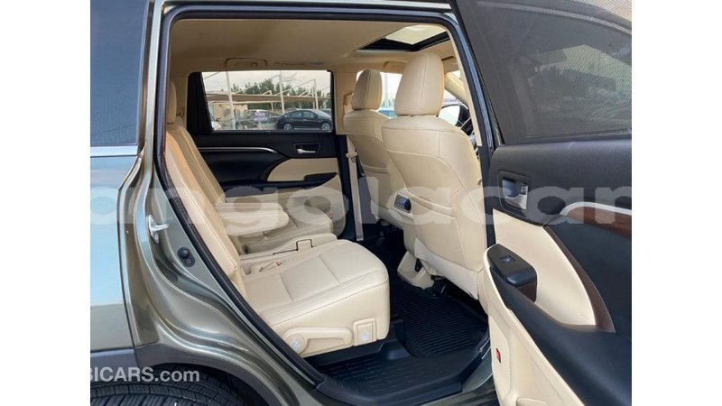Big with watermark toyota highlander bengo province import dubai 5660