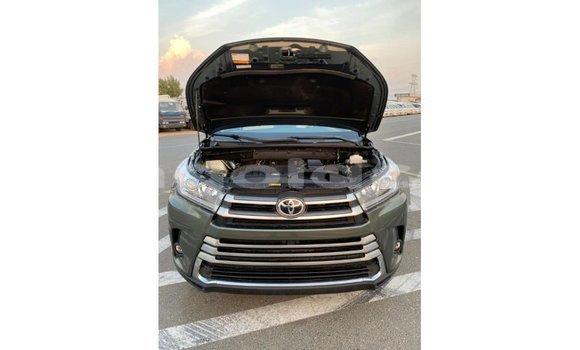 Comprar Importar Toyota Highlander Verde Carro em Import - Dubai em Bengo Province Comprar Importar Toyota Highlander Verde Carro em Import - Dubai em Bengo Province