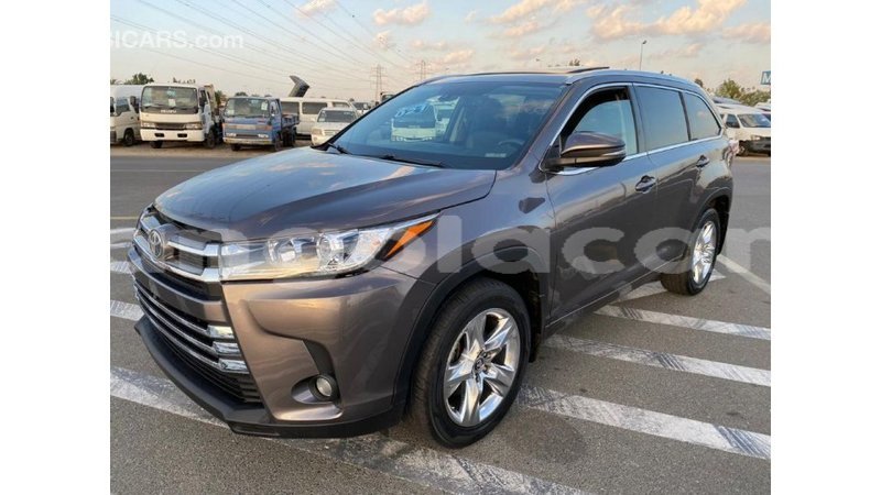 Big with watermark toyota highlander bengo province import dubai 5682