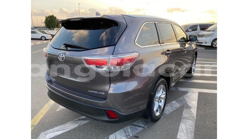 Big with watermark toyota highlander bengo province import dubai 5682