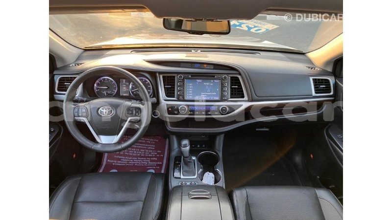 Big with watermark toyota highlander bengo province import dubai 5682