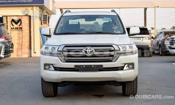 Comprar Importar Toyota Land Cruiser Branco Carro em Import - Dubai em Bengo Province Comprar Importar Toyota Land Cruiser Branco Carro em Import - Dubai em Bengo Province