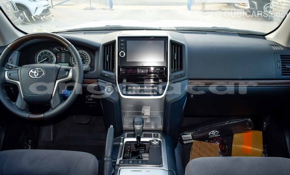 Comprar Importar Toyota Land Cruiser Branco Carro em Import - Dubai em Bengo Province Comprar Importar Toyota Land Cruiser Branco Carro em Import - Dubai em Bengo Province