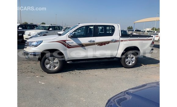 Comprar Importar Toyota Hilux Branco Carro em Import - Dubai em Bengo Province Comprar Importar Toyota Hilux Branco Carro em Import - Dubai em Bengo Province