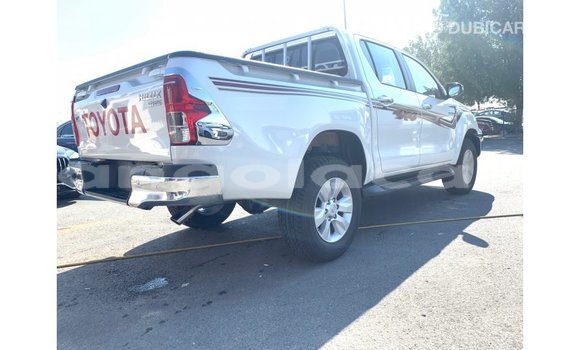 Comprar Importar Toyota Hilux Branco Carro em Import - Dubai em Bengo Province Comprar Importar Toyota Hilux Branco Carro em Import - Dubai em Bengo Province