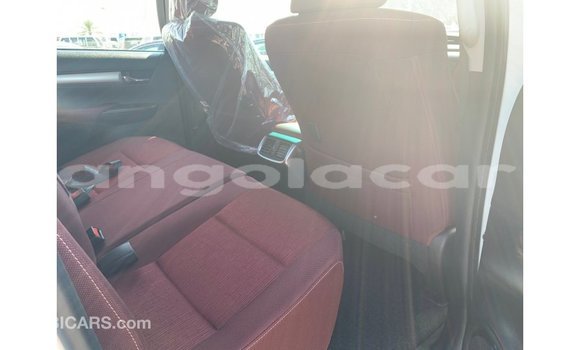 Comprar Importar Toyota Hilux Branco Carro em Import - Dubai em Bengo Province Comprar Importar Toyota Hilux Branco Carro em Import - Dubai em Bengo Province