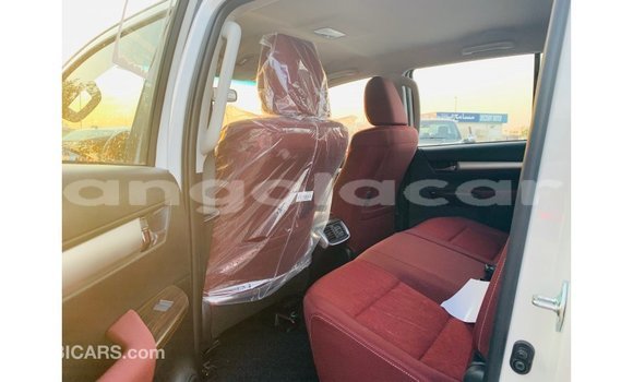 Comprar Importar Toyota Hilux Branco Carro em Import - Dubai em Bengo Province Comprar Importar Toyota Hilux Branco Carro em Import - Dubai em Bengo Province