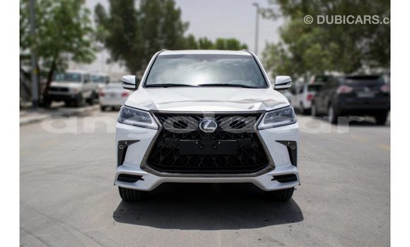 Comprar Importar Lexus LX Branco Carro em Import - Dubai em Bengo Province Comprar Importar Lexus LX Branco Carro em Import - Dubai em Bengo Province