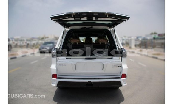 Comprar Importar Lexus LX Branco Carro em Import - Dubai em Bengo Province Comprar Importar Lexus LX Branco Carro em Import - Dubai em Bengo Province