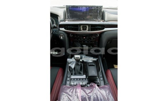 Comprar Importar Lexus LX Branco Carro em Import - Dubai em Bengo Province Comprar Importar Lexus LX Branco Carro em Import - Dubai em Bengo Province