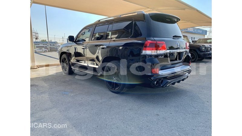 Big with watermark toyota land cruiser bengo province import dubai 5702