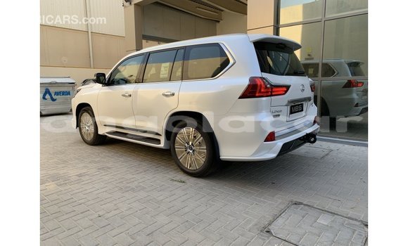 Comprar Importar Lexus LX Branco Carro em Import - Dubai em Bengo Province Comprar Importar Lexus LX Branco Carro em Import - Dubai em Bengo Province