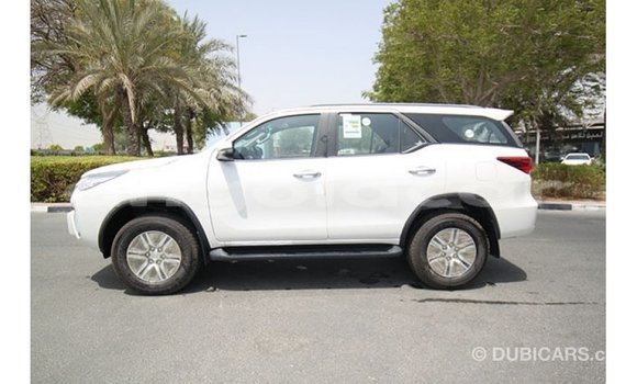 Buy Import Toyota Fortuner White Car in Import - Dubai in Bengo Province Buy Import Toyota Fortuner White Car in Import - Dubai in Bengo Province