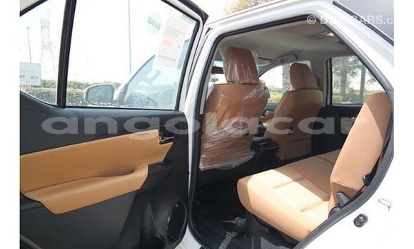 Buy Import Toyota Fortuner White Car in Import - Dubai in Bengo Province Buy Import Toyota Fortuner White Car in Import - Dubai in Bengo Province