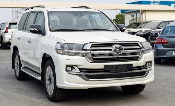Acheter Import Voiture Toyota Land Cruiser Blanc à Import - Dubai, Province de Bengo Acheter Import Voiture Toyota Land Cruiser Blanc à Import - Dubai, Province de Bengo