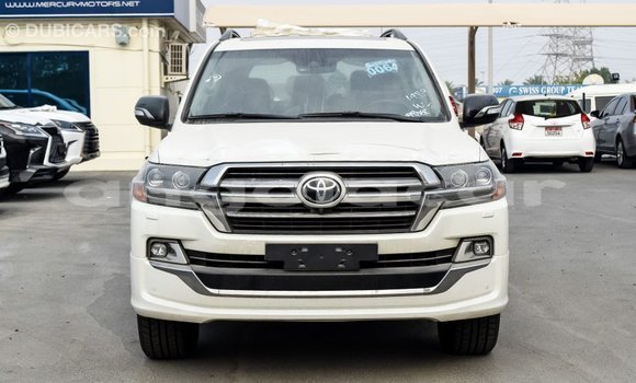 Acheter Import Voiture Toyota Land Cruiser Blanc à Import - Dubai, Province de Bengo Acheter Import Voiture Toyota Land Cruiser Blanc à Import - Dubai, Province de Bengo