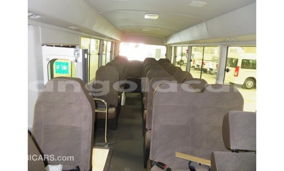 Comprar Importar Toyota Coaster Branco Carro em Import - Dubai em Bengo Province Comprar Importar Toyota Coaster Branco Carro em Import - Dubai em Bengo Province