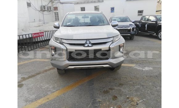 Comprar Importar Mitsubishi L200 Outro Carro em Import - Dubai em Bengo Province Comprar Importar Mitsubishi L200 Outro Carro em Import - Dubai em Bengo Province