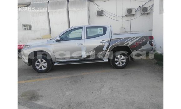 Comprar Importar Mitsubishi L200 Outro Carro em Import - Dubai em Bengo Province Comprar Importar Mitsubishi L200 Outro Carro em Import - Dubai em Bengo Province