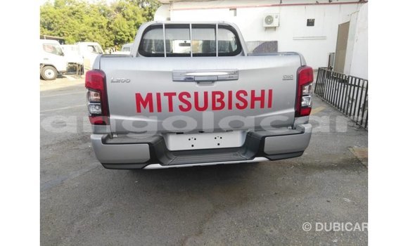Comprar Importar Mitsubishi L200 Outro Carro em Import - Dubai em Bengo Province Comprar Importar Mitsubishi L200 Outro Carro em Import - Dubai em Bengo Province