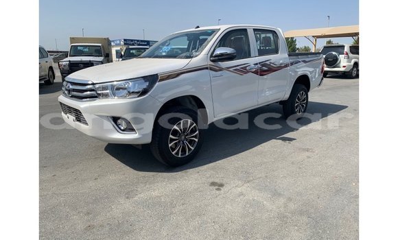 Comprar Importar Toyota Hilux Branco Carro em Import - Dubai em Bengo Province Comprar Importar Toyota Hilux Branco Carro em Import - Dubai em Bengo Province