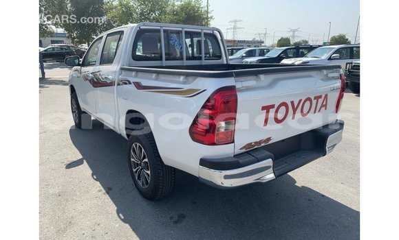 Comprar Importar Toyota Hilux Branco Carro em Import - Dubai em Bengo Province Comprar Importar Toyota Hilux Branco Carro em Import - Dubai em Bengo Province