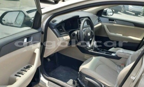 Acheter Neuf Voiture Hyundai Sonata Autre à Luanda, Province de Luanda Acheter Neuf Voiture Hyundai Sonata Autre à Luanda, Province de Luanda