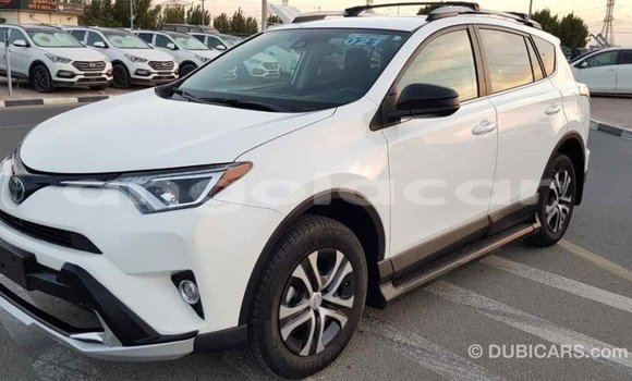 Comprar Importar Toyota RAV4 Branco Carro em Import - Dubai em Bengo Province Comprar Importar Toyota RAV4 Branco Carro em Import - Dubai em Bengo Province