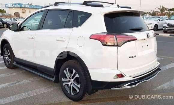Comprar Importar Toyota RAV4 Branco Carro em Import - Dubai em Bengo Province Comprar Importar Toyota RAV4 Branco Carro em Import - Dubai em Bengo Province