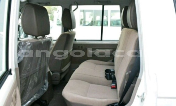 Acheter Neuf Voiture Toyota Land Cruiser Blanc à Luanda, Province de Luanda Acheter Neuf Voiture Toyota Land Cruiser Blanc à Luanda, Province de Luanda