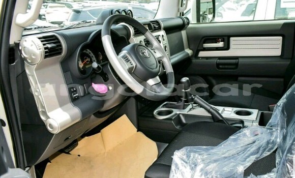 Acheter Neuf Voiture Toyota FJ Cruiser Blanc à Luanda, Province de Luanda Acheter Neuf Voiture Toyota FJ Cruiser Blanc à Luanda, Province de Luanda