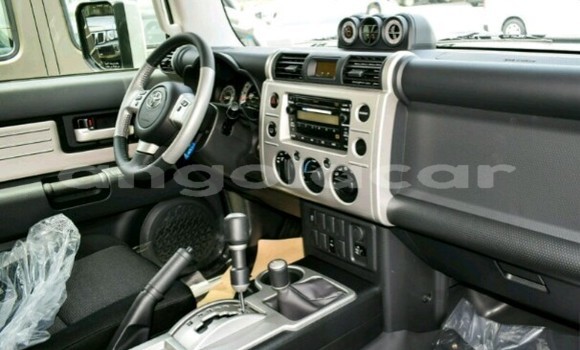 Acheter Neuf Voiture Toyota FJ Cruiser Blanc à Luanda, Province de Luanda Acheter Neuf Voiture Toyota FJ Cruiser Blanc à Luanda, Province de Luanda
