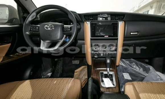 Acheter Neuf Voiture Toyota Fortuner Autre à Luanda, Province de Luanda Acheter Neuf Voiture Toyota Fortuner Autre à Luanda, Province de Luanda