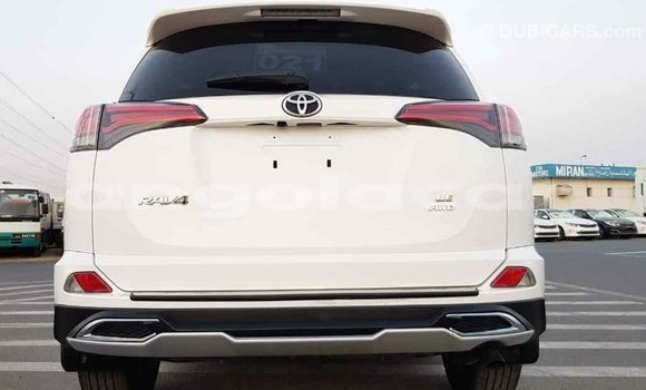 Comprar Importar Toyota RAV4 Branco Carro em Import - Dubai em Bengo Province Comprar Importar Toyota RAV4 Branco Carro em Import - Dubai em Bengo Province