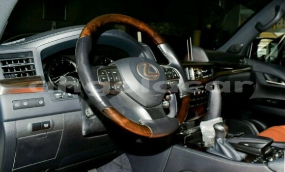 Comprar Novo Lexus LX 570 Branco Carro em Luanda em Luanda Province Comprar Novo Lexus LX 570 Branco Carro em Luanda em Luanda Province