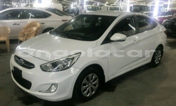 Acheter Occasion Voiture Hyundai Accent Blanc à Luanda, Province de Luanda Acheter Occasion Voiture Hyundai Accent Blanc à Luanda, Province de Luanda