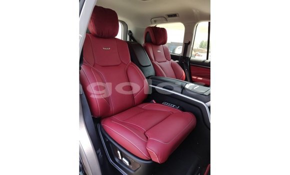 Buy Import Toyota Land Cruiser Red Car in Import - Dubai in Bengo Province Buy Import Toyota Land Cruiser Red Car in Import - Dubai in Bengo Province