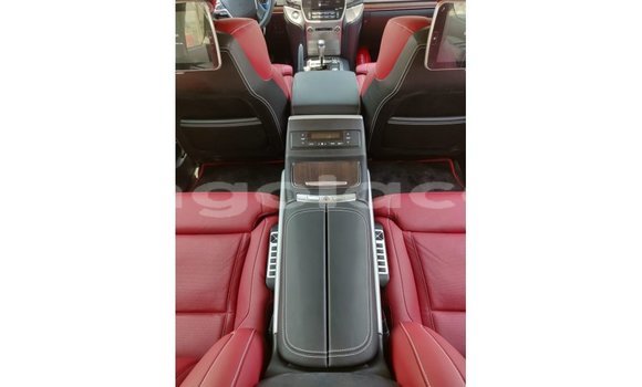 Buy Import Toyota Land Cruiser Red Car in Import - Dubai in Bengo Province Buy Import Toyota Land Cruiser Red Car in Import - Dubai in Bengo Province