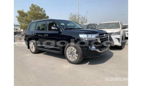 Buy Import Toyota Land Cruiser Red Car in Import - Dubai in Bengo Province Buy Import Toyota Land Cruiser Red Car in Import - Dubai in Bengo Province