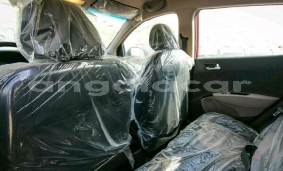 Buy New Hyundai i10 Red Car in Luanda in Luanda Province Buy New Hyundai i10 Red Car in Luanda in Luanda Province