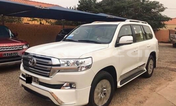 Buy New Toyota Land Cruiser White Car in Luena in Moxico Buy New Toyota Land Cruiser White Car in Luena in Moxico