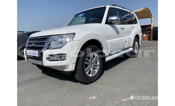Comprar Importar Mitsubishi Pajero Branco Carro em Import - Dubai em Bengo Province Comprar Importar Mitsubishi Pajero Branco Carro em Import - Dubai em Bengo Province