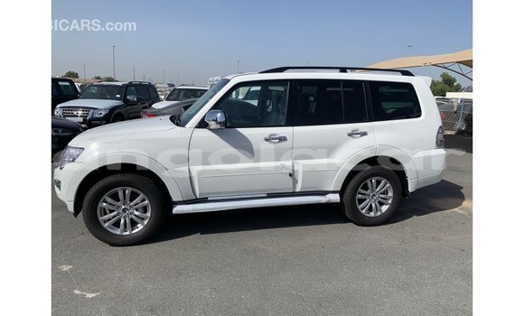 Comprar Importar Mitsubishi Pajero Branco Carro em Import - Dubai em Bengo Province Comprar Importar Mitsubishi Pajero Branco Carro em Import - Dubai em Bengo Province
